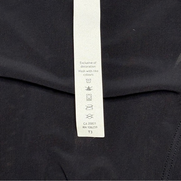 Lululemon Sheer Mesh Long Sleeve Cutout Top Size 6 Thumbholes Lightweight - Picture 9 of 9